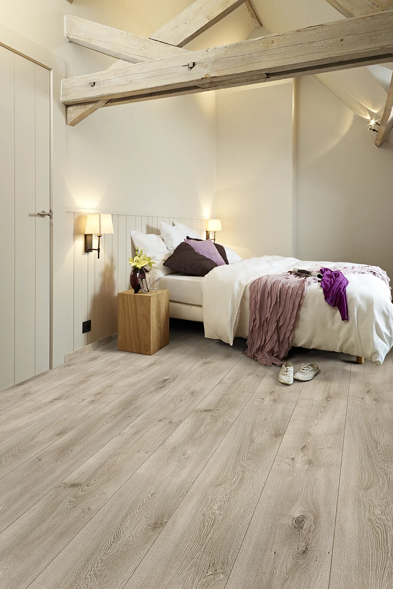 Azura Vibrance By Pergo Wide Platinum Blond Oak Lifestyle1 - FlooringStore.co.za Azura Vibrance By Pergo Wide Platinum Blond Oak Lifestyle1 Buy Online with Nationwide Delivery - FlooringStore.co.za